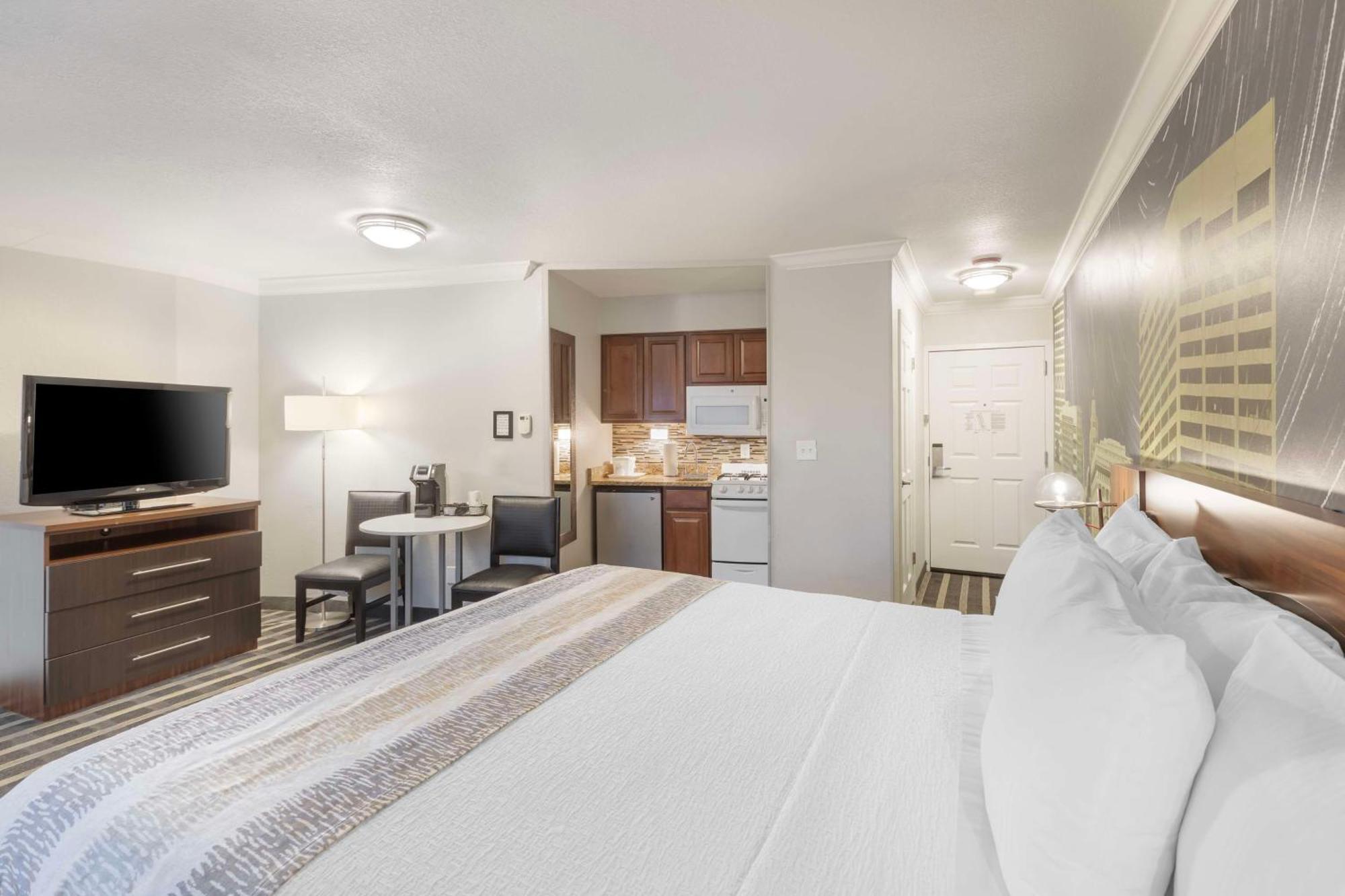 Best Western Plus Milwaukee West Eksteriør billede