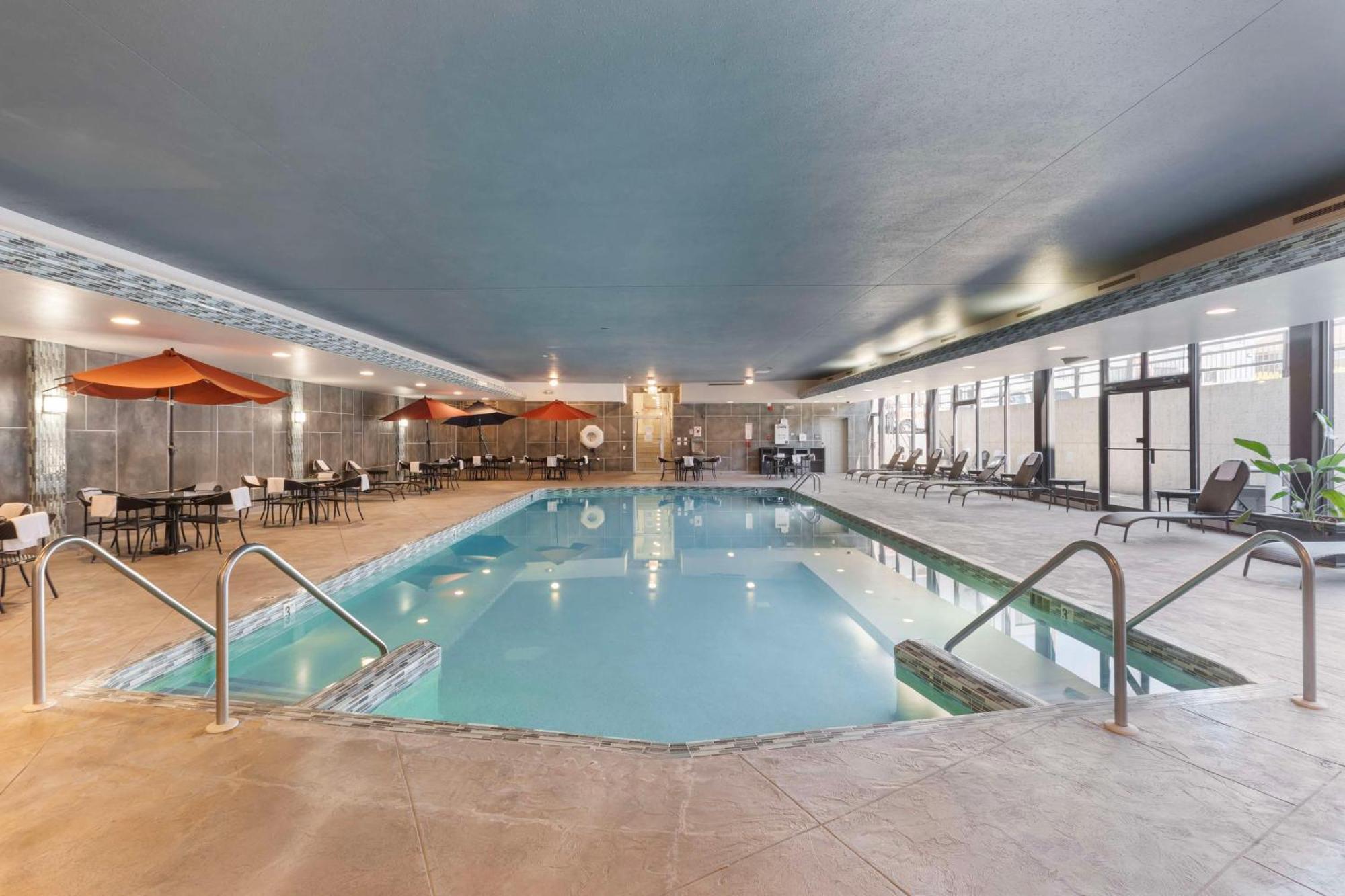 Best Western Plus Milwaukee West Eksteriør billede